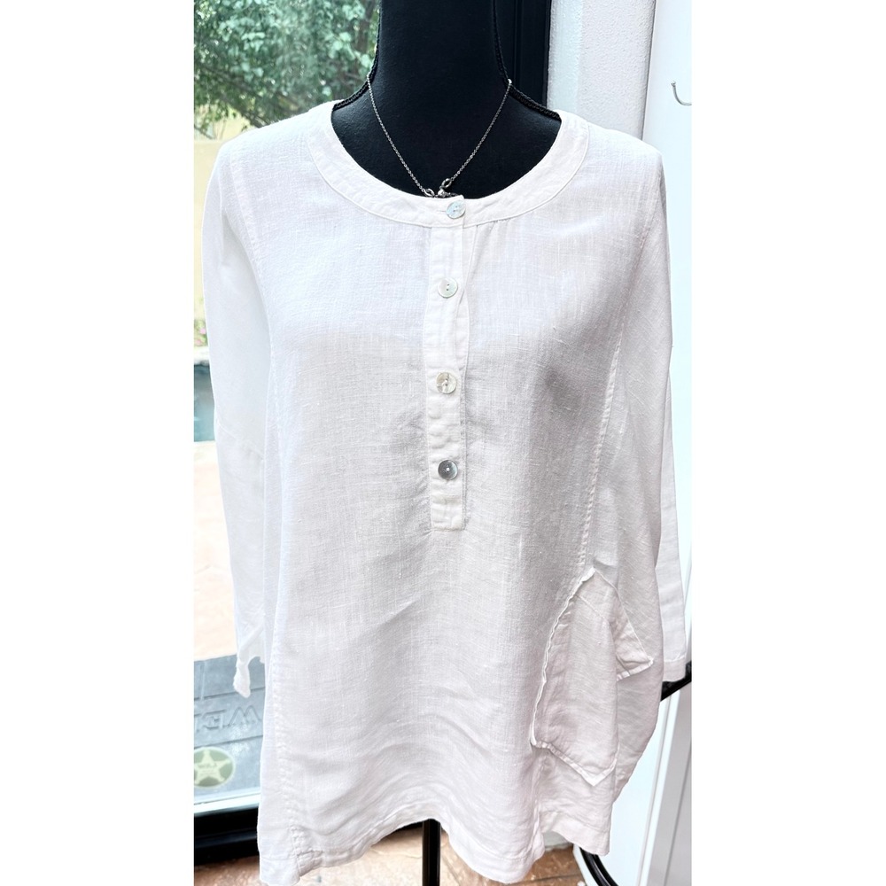 Mosaic White 100% Linen Tunic Top Size M Asymmetrical Pocket Made in USA